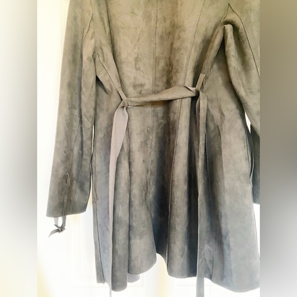 EUC Yira Lightweight Black Faux Suede / Neoprene Trench Coat in Size Large - Picture 9 of 9